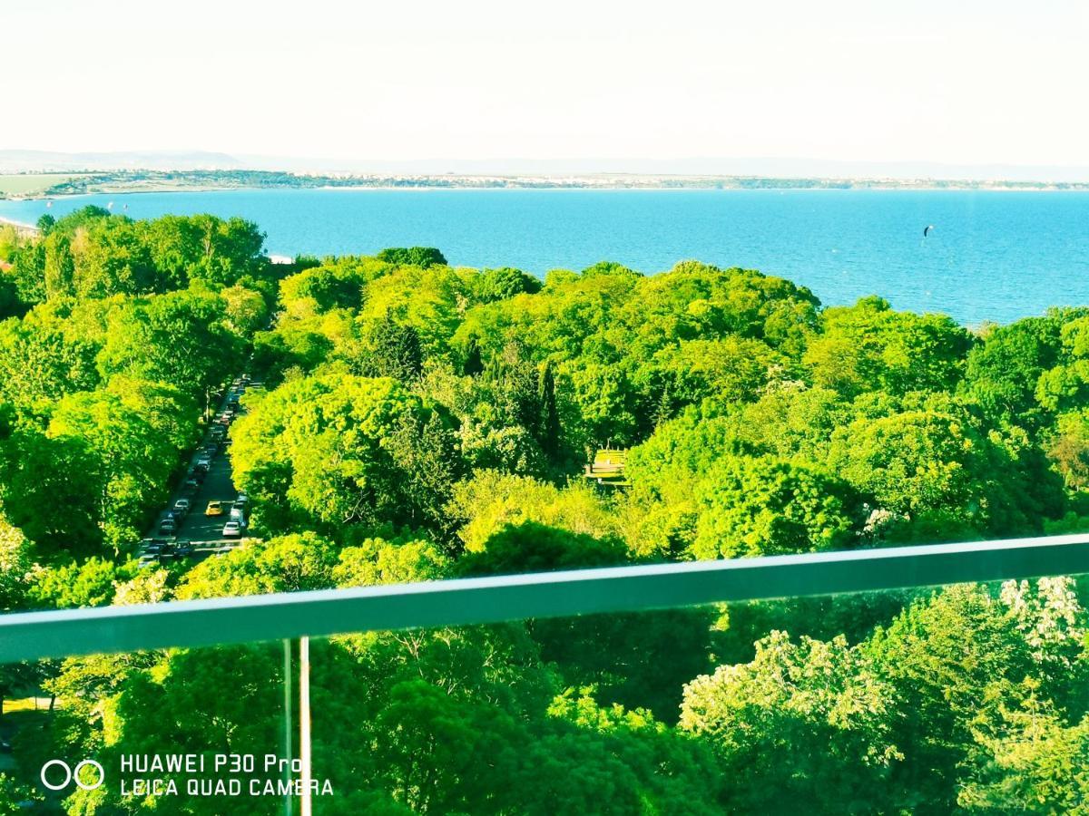 Luxury Apartments Alix Burgas Luaran gambar