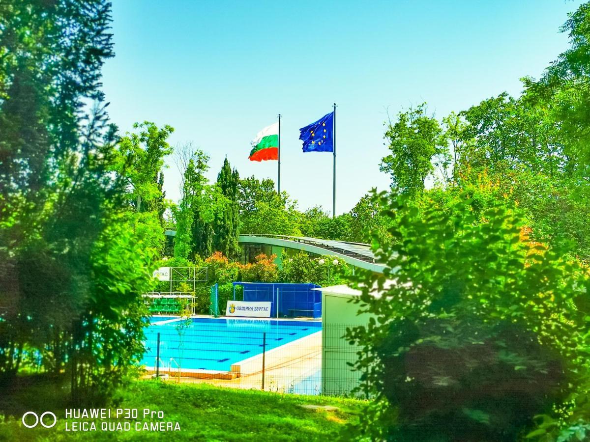 Luxury Apartments Alix Burgas Luaran gambar