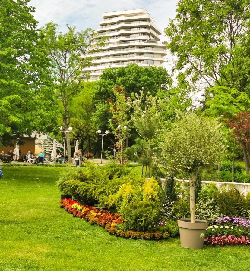 Luxury Apartments Alix Burgas Luaran gambar